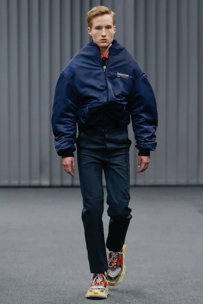 Look 34